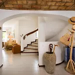 Twin Houses, 7br, 3 Min To Vila *