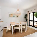 Vila Twin Houses, 7br, 3 Min To Porches (Algarve)