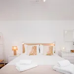 Vila Twin Houses, 7br, 3 Min To *