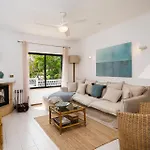 Twin Houses, 7br, 3 Min To * Porches (Algarve)