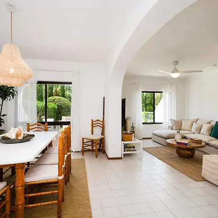 Twin Houses, 7br, 3 Min To *