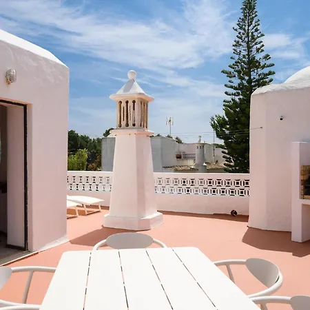Twin Houses, 7br, 3 Min To فيلة