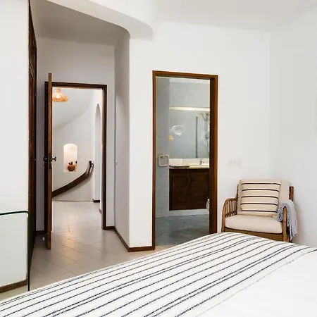 Twin Houses, 7br, 3 Min To