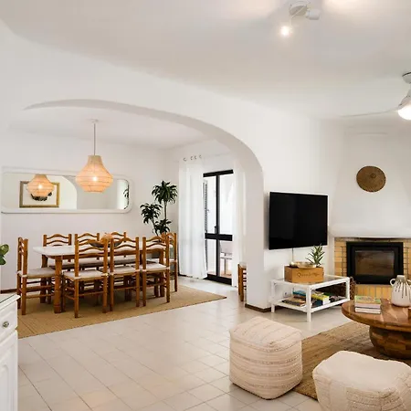 Villa Twin Houses, 7br, 3 Min To Porches (Algarve)