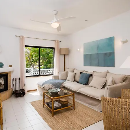 Twin Houses, 7br, 3 Min To * 포르체스