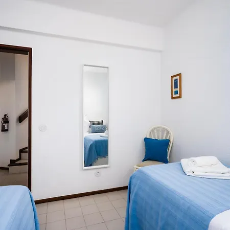 Twin Houses, 7br, 3 Min To