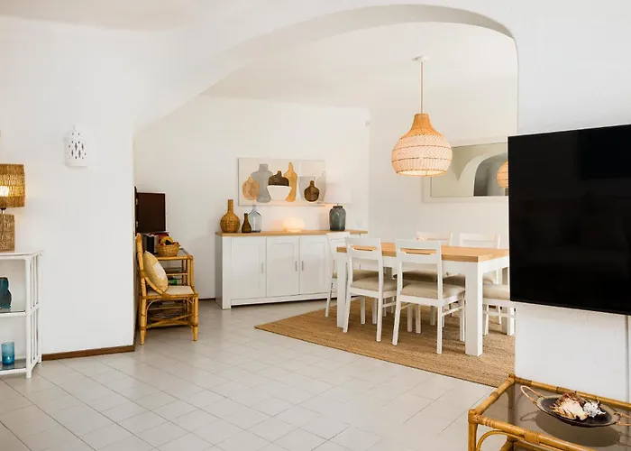 Twin Houses, 7br, 3 Min To Βίλα Porches (Algarve)