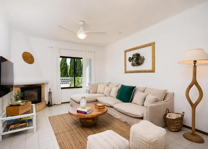 Twin Houses, 7br, 3 Min To Villa *