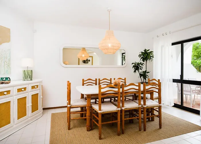 Twin Houses, 7br, 3 Min To Villa *