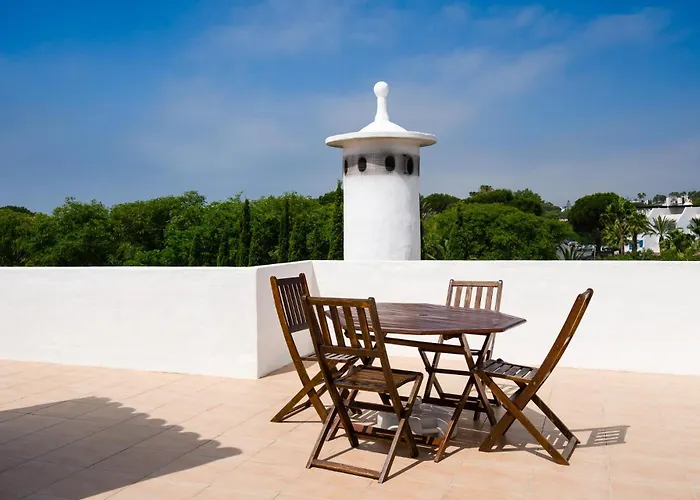 Twin Houses, 7br, 3 Min To Porches (Algarve)