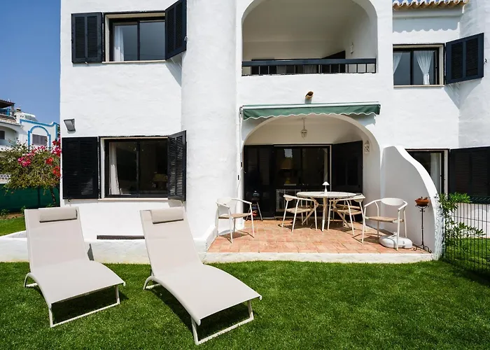 Twin Houses, 7br, 3 Min To Porches (Algarve)