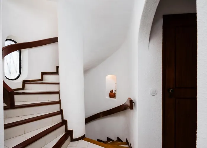 Villa Twin Houses, 7br, 3 Min To