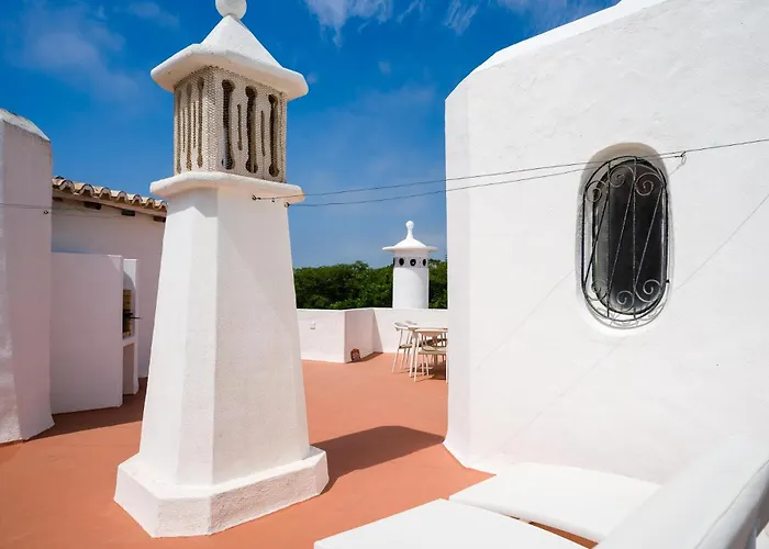 Twin Houses, 7br, 3 Min To *