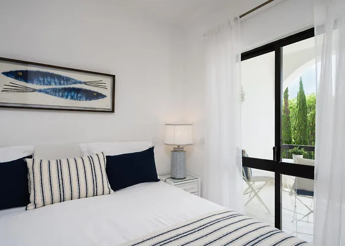 Twin Houses, 7br, 3 Min To