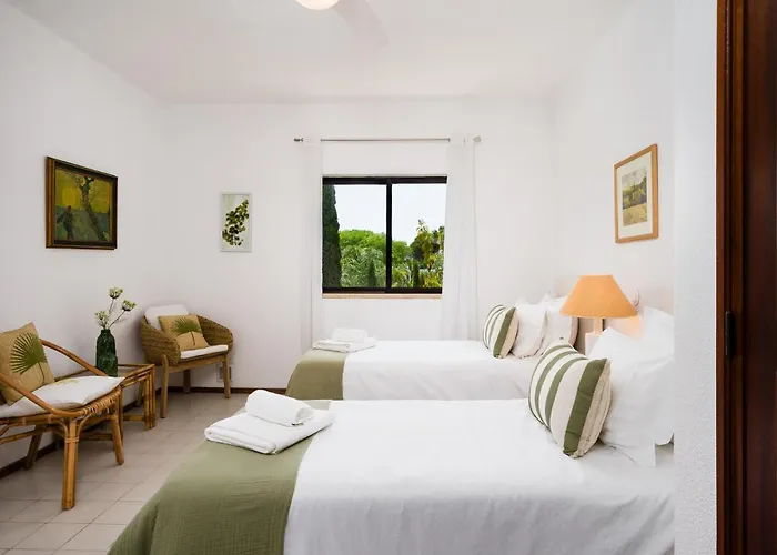 Twin Houses, 7br, 3 Min To Βίλα Porches (Algarve)