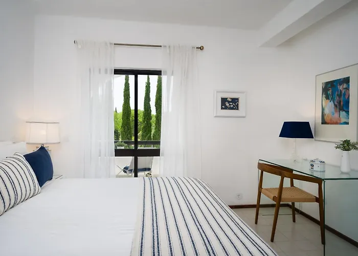 Twin Houses, 7br, 3 Min To