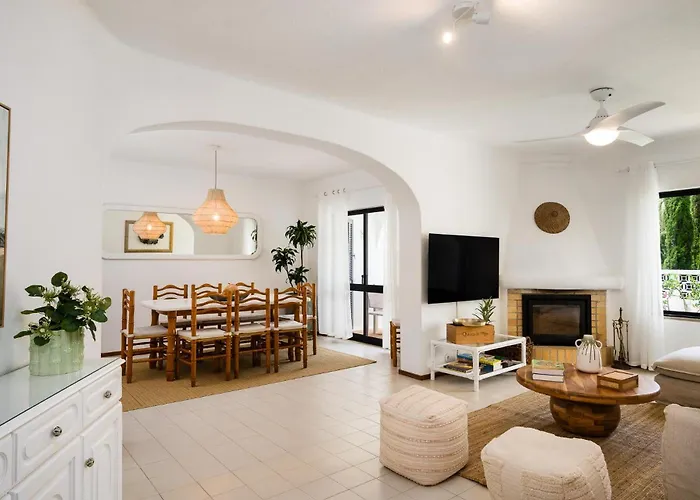 Βίλα Twin Houses, 7br, 3 Min To Porches (Algarve)