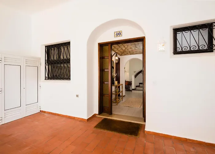 Villa Twin Houses, 7br, 3 Min To
