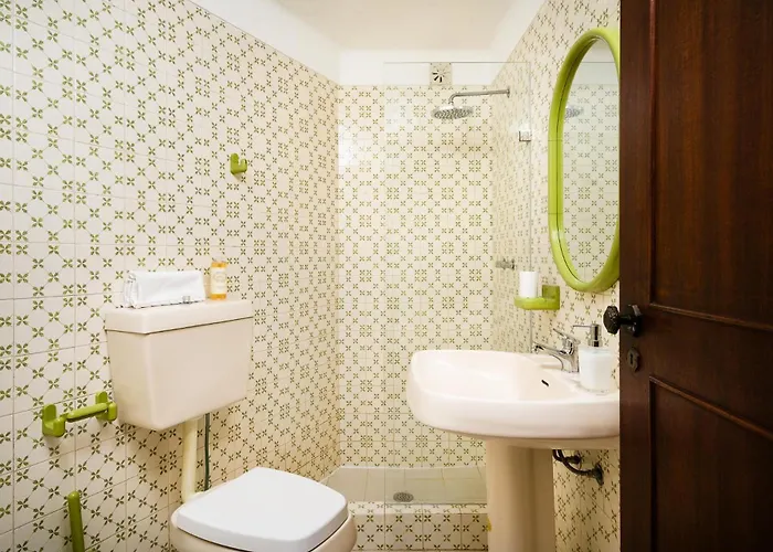 Twin Houses, 7br, 3 Min To Villa *