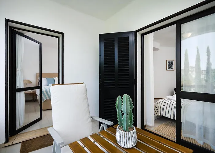 Twin Houses, 7br, 3 Min To Βίλα Porches (Algarve)