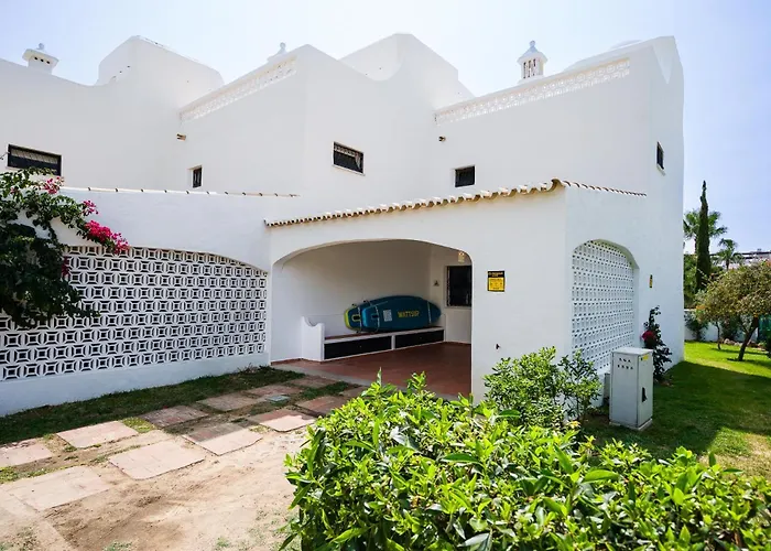 Twin Houses, 7br, 3 Min To Porches (Algarve)
