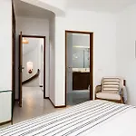 Twin Houses, 7br, 3 Min To