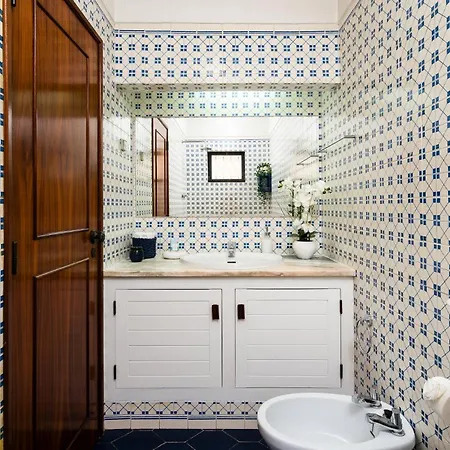 Вилла Twin Houses, 7br, 3 Min To *