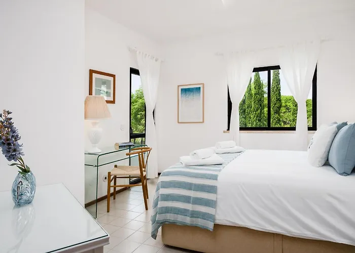 Twin Houses, 7br, 3 Min To Willa Porches (Algarve)