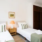 Twin Houses, 7br, 3 Min To 别墅