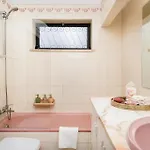 Twin Houses, 7br, 3 Min To *