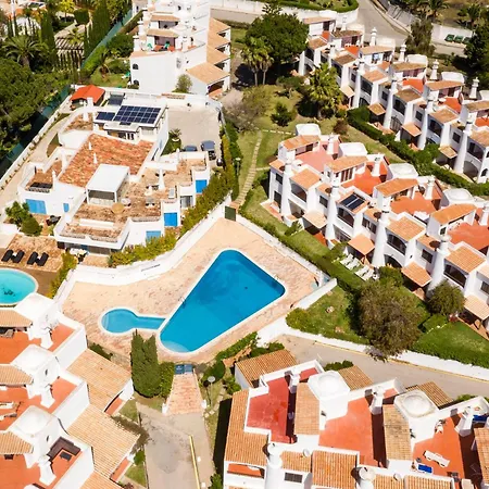 Twin Houses, 7br, 3 Min To Villa Porches (Algarve)