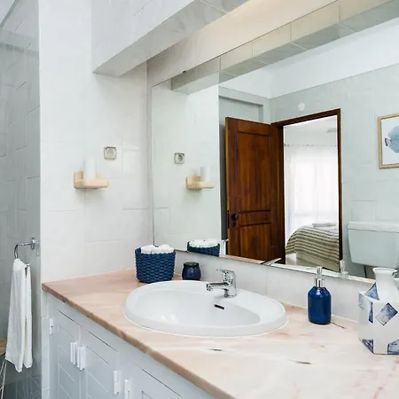 Twin Houses, 7br, 3 Min To Villa Porches (Algarve)