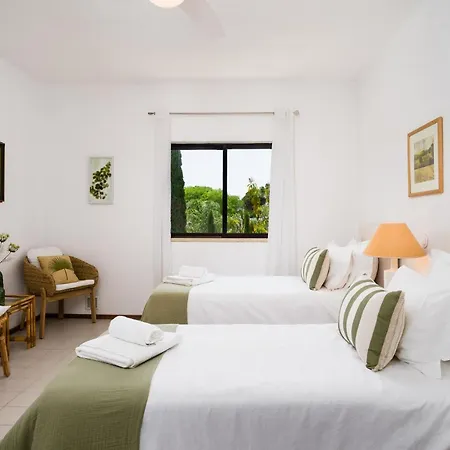 Twin Houses, 7br, 3 Min To Villa Porches (Algarve)