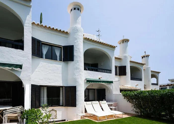 Twin Houses, 7br, 3 Min To Villa *