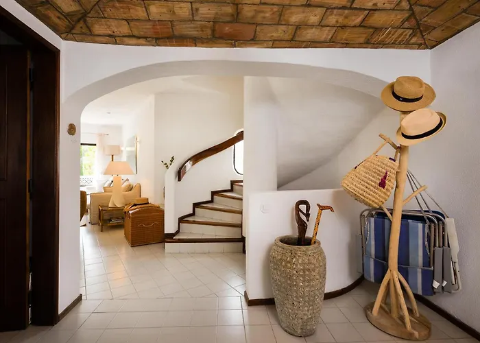 Twin Houses, 7br, 3 Min To Villa *