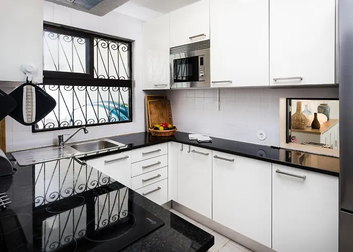 Villa Twin Houses, 7br, 3 Min To