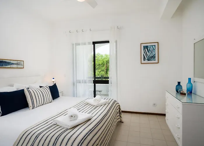 Villa Twin Houses, 7br, 3 Min To *