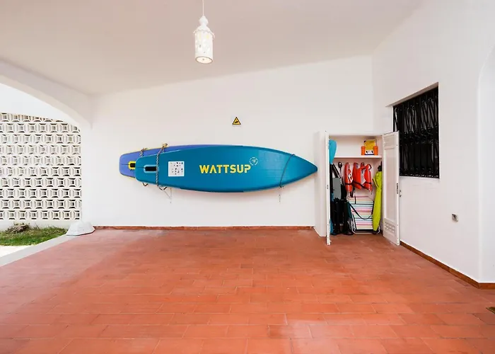 Twin Houses, 7br, 3 Min To Villa *